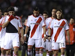 ¿una burla? crean una cuenta de twitter donde repasan el descenso de river ¿una burla? crean una cuenta de twitter donde repasan el descenso de river