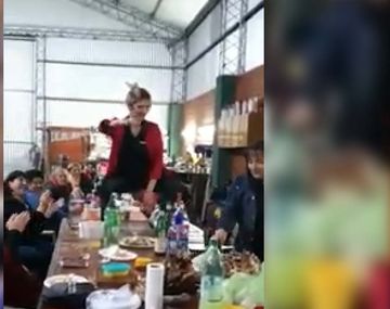 Empleados de un hospital público de San Luis armaron una despedida de soltera clandestina