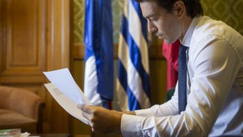 Sartori sigue sin atenerse a la ley de transparencia de los funcionarios públicos uruguayos. Sartori sigue sin atenerse a la ley de transparencia de los funcionarios públicos uruguayos.