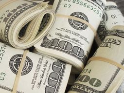 en las casas de cambio de brasil, un dolar se vende a 40 pesos argentinos en las casas de cambio de brasil, un dolar se vende a 40 pesos argentinos