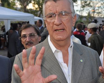 Gioja advierte sobre el riesgo de acuerdo entre el Gobierno y empresas