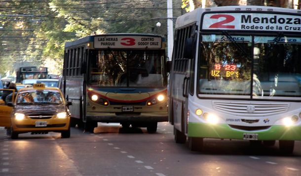 Empresas de colectivos del Interior advierten que no podrán pagar más los salarios