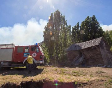 Ya son más de 2.000 las hectáreas quemadas en el Parque Nacional Los Alerces