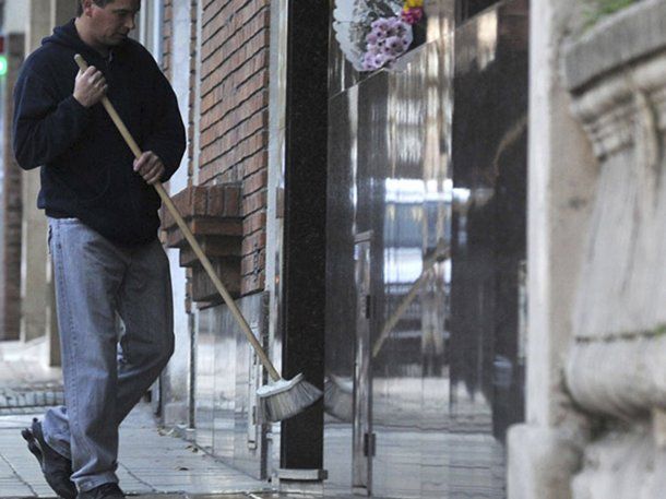 Suben las expensas por el aumento a porteros de edificios