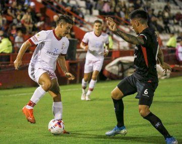 Huracán se impuso por 2-1 ante Colón y salió de la zona de descenso