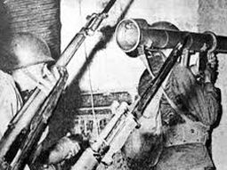 Bazucazo en la Preparatoria 1 de San Ildefonso en 1968 contra los estudiantes. Bazucazo en la Preparatoria 1 de San Ildefonso en 1968 contra los estudiantes.