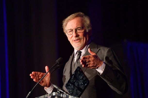 Steven Spielberg asegura que el gobierno de Estados Unidos oculta la existencia de OVNIS