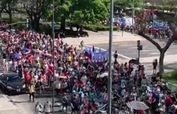 Manifestantes cortaron la avenida 9 de Julio