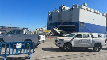 El Puerto de Montevideo realizó la carga de vehículos más grande de la historia de los puertos uruguayos. El Puerto de Montevideo realizó la carga de vehículos más grande de la historia de los puertos uruguayos.