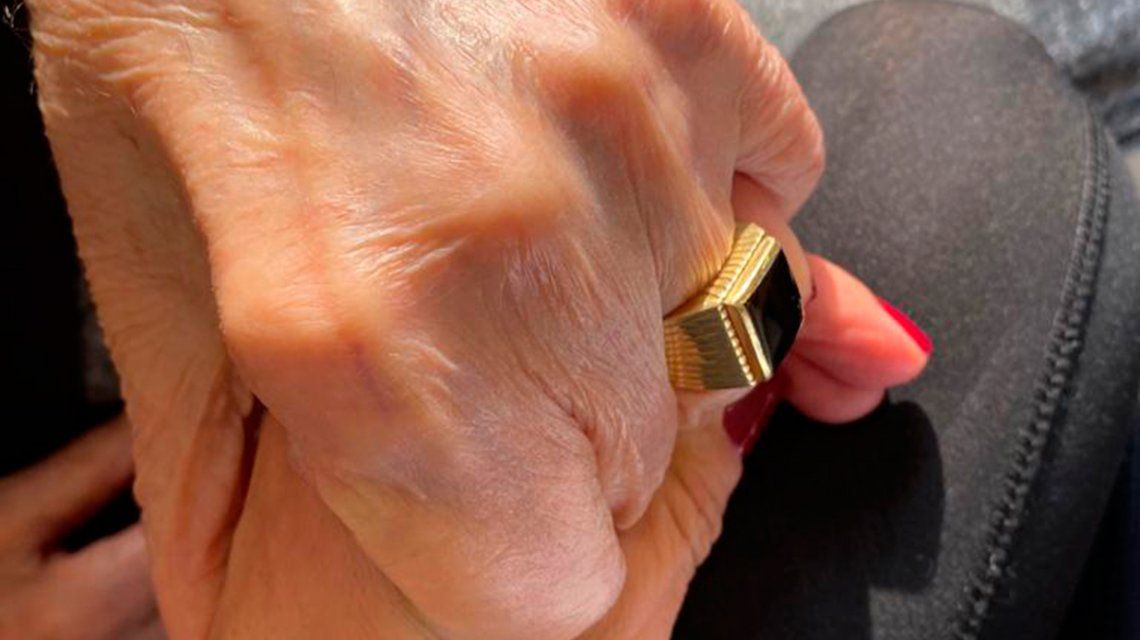 Robaron el histórico anillo de Carlos Saúl Menem