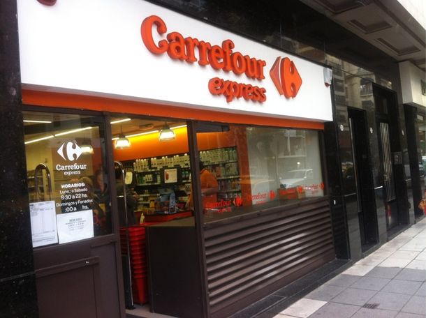 Denuncian a la cadena de supermercados por financiar cuevas