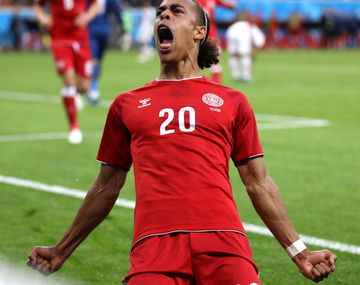 Poulsen festeja su gol