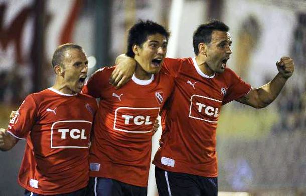 Independiente va por su primer triunfo de local ante Sarmiento