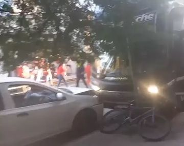Chocó el micro de River a horas del partido en Tucumán