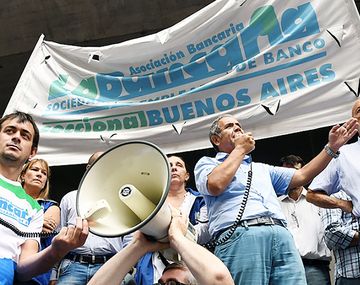 Aumentó el salario de Bancarios y le ganó a la inflación: a cuánto asciende el básico