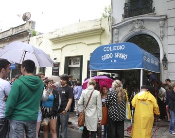 Embargan cuentas del dueño del colegio Guido Spano y le prohíben salir del país