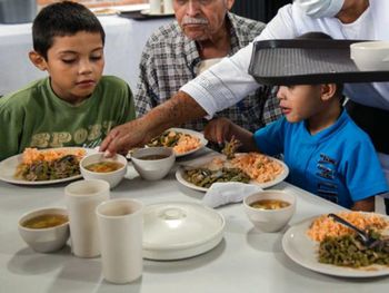 El ministerio de Capital Humano admitió que la auditoría para sacarle alimentos a los comedores es inexistente
