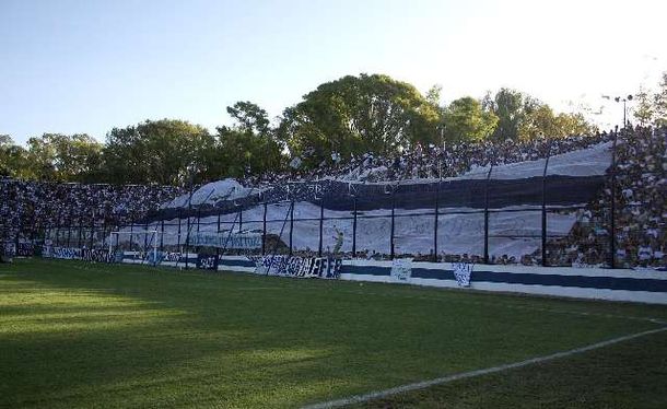 Un hincha de Gimnasia murió en enfrentamiento entre barras