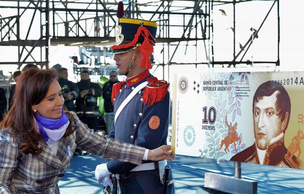 La Presidenta presentó el diseño del nuevo billete de 10 pesos