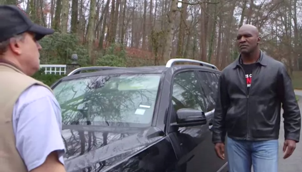 Un ex boxeador deja una lección única para conductores violentos