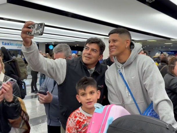 Marcos Rojo volvió a la Argentina y habló sobre la posibilidad de jugar