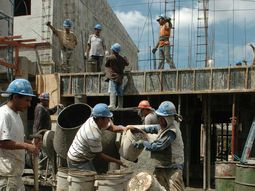 Si desaparece la obra pública, más de 430 mil puestos de trabajo quedarán en riesgo