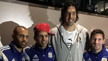 noche de estrellas, basquet y fotos: la seleccion visito a luis scola en la nba noche de estrellas, basquet y fotos: la seleccion visito a luis scola en la nba
