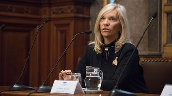 Beatriz Argimón espera este sábado las firmas del PIT-CNT por el plebiscito contra la reforma de la seguridad social. Beatriz Argimón espera este sábado las firmas del PIT-CNT por el plebiscito contra la reforma de la seguridad social.