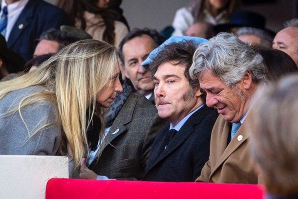 Karina y Javier Milei.