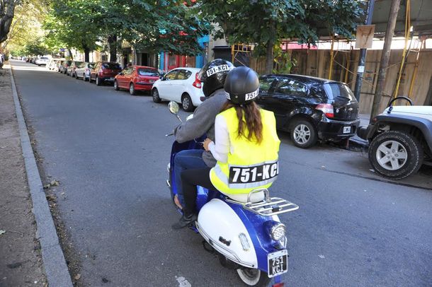 El Kit para poder circular en moto en la Provincia se consigue a 100 pesos