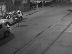 Violento robo en Luis Guillón: se llevaron el auto de una mujer y dispararon a metros de un nene