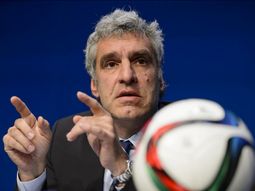 siguen abandonando el barco: renuncio el vocero de la fifa siguen abandonando el barco: renuncio el vocero de la fifa