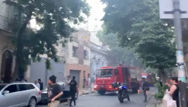 Incendio en Monserrat: al menos 70 personas evacuadas en un edificio