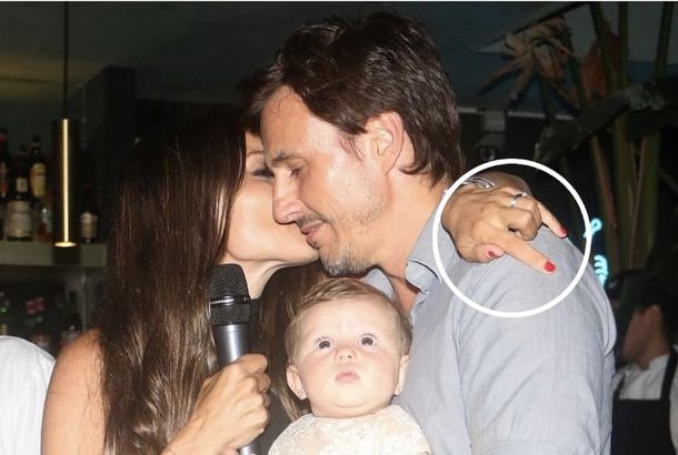 Cuernitos, el gesto polémico de Pampita en su foto de cumpleaños