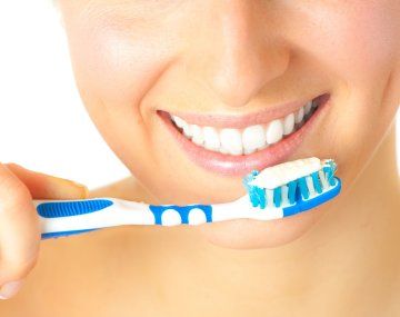 La ANMAT prohibió una pasta de dientes: cuál es la marca que no hay que comprar