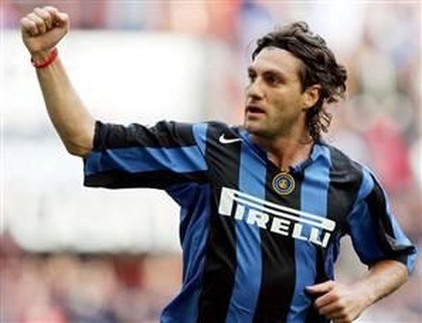 En el Inter, Vieri formó una dupla imbatible con Ronaldo. En el Inter, Vieri formó una dupla imbatible con Ronaldo.