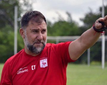 Insólito: AFA sancionó al DT de Morón por una fake news en plena definición