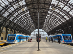 derogaron la resolucion que obligaba a trenes del mitre y sarmiento a entrar a terminales a 5 km/h derogaron la resolucion que obligaba a trenes del mitre y sarmiento a entrar a terminales a 5 km/h