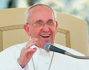 {altText(,#PrayForPeace, el hashtag que impulsa el Papa contra la guerra)}