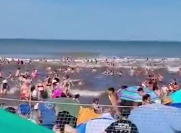 Impactante video del mini tsunami que afectó a Mar de Cobo y Santa Clara