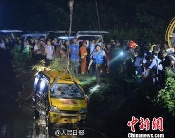 Ocho nenes mueren en un accidente de auto en China