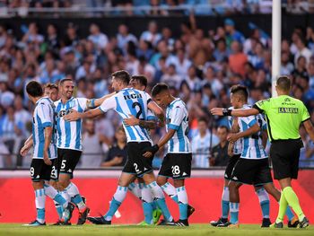 Racing venció a Lanús y sigue de racha