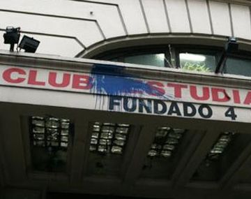 Atacaron la sede del Pincha en la previa del clásico platense