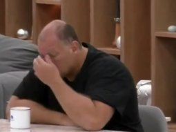 Tras su pelea con Alfa en GH, Ariel se puso té para simular lágrimas