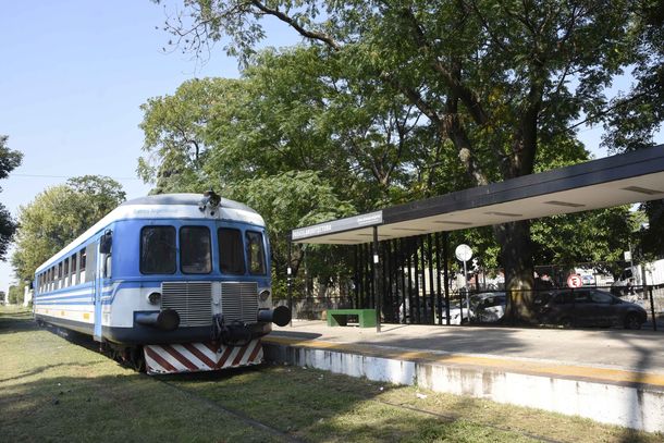 La Plata: buscan prolongar el recorrido del Tren Universitario para sumar 100.000 pasajeros