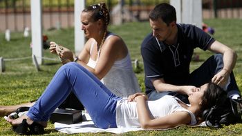 la temperatura rozo los 35° y marco un record en 69 anos la temperatura rozo los 35° y marco un record en 69 anos