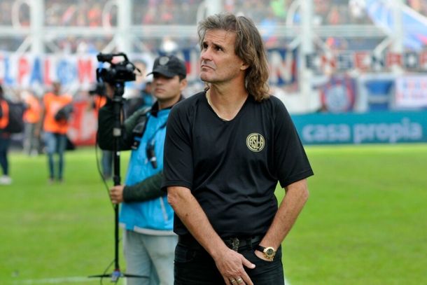 Posible sanción para el plateísta que se cruzó con Insúa en San Lorenzo