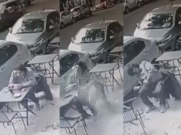 impactante video en palermo: se le cayo un vidrio y le partio la cabeza impactante video en palermo: se le cayo un vidrio y le partio la cabeza