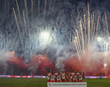 Instituto ascendió a Primera y los de Estudiantes de Caseros golpearon al árbitro