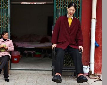 Conmoción en China por la muerte de la mujer más alta del mundo